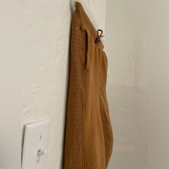 🔥 Cat & Jack brown jogger sweats. 8-10. Quilted panel design down legs. GUC. - Picture 2 of 8